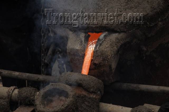 Rót Đồng Vào khuôn