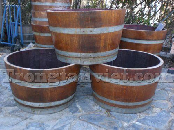 cơ sở đóng thùng gỗ ủ rượu vang